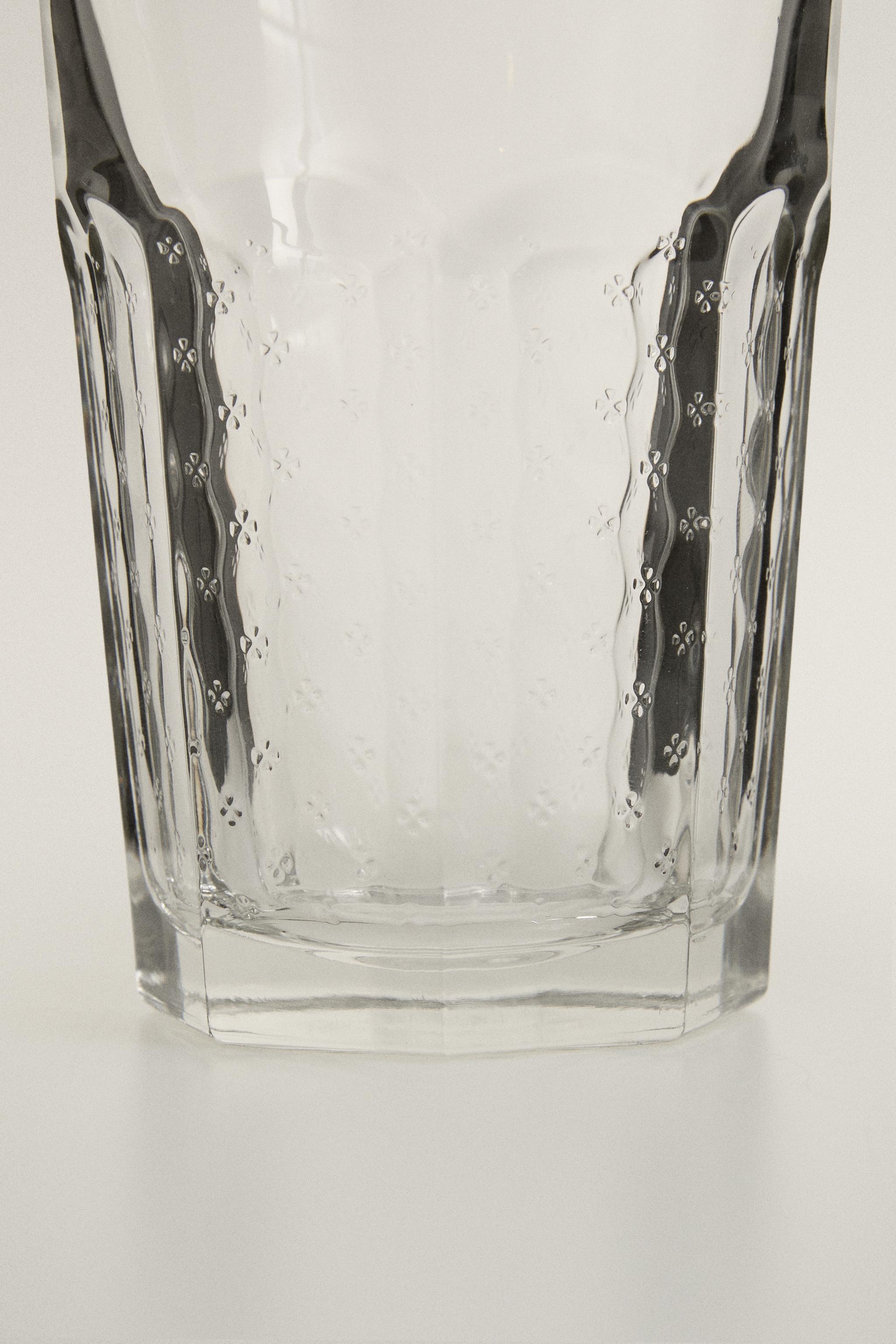 RAISED FLORAL DESIGN GLASS TUMBLER